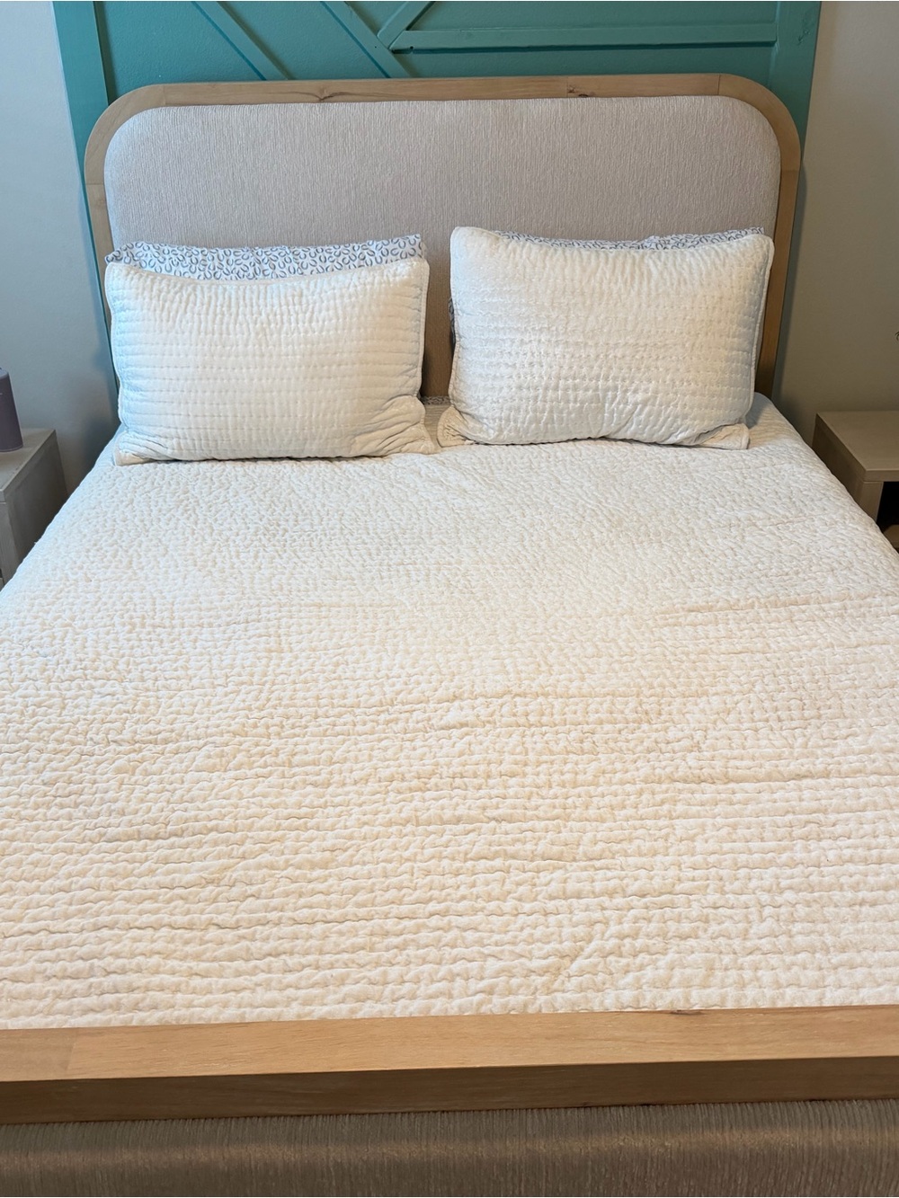 Pottery Barn Teen Cream Quilted Coverlet with Shams